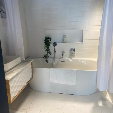 Malira Gujan-Mestras