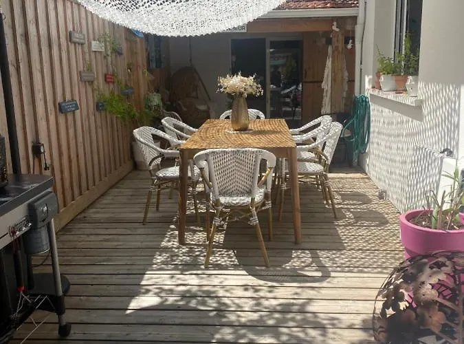 Проживание в семье Malira